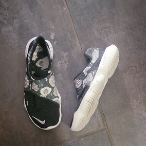 Nike Womens Free RN Flyknit 3.0 'Black Floral' Slip-On Running Sneakers Size 8